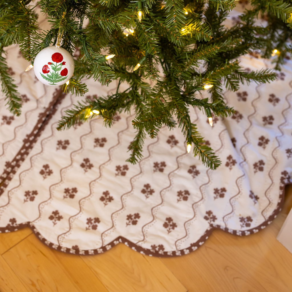 Constance Chocolate Reversible Scalloped Tree Skirt