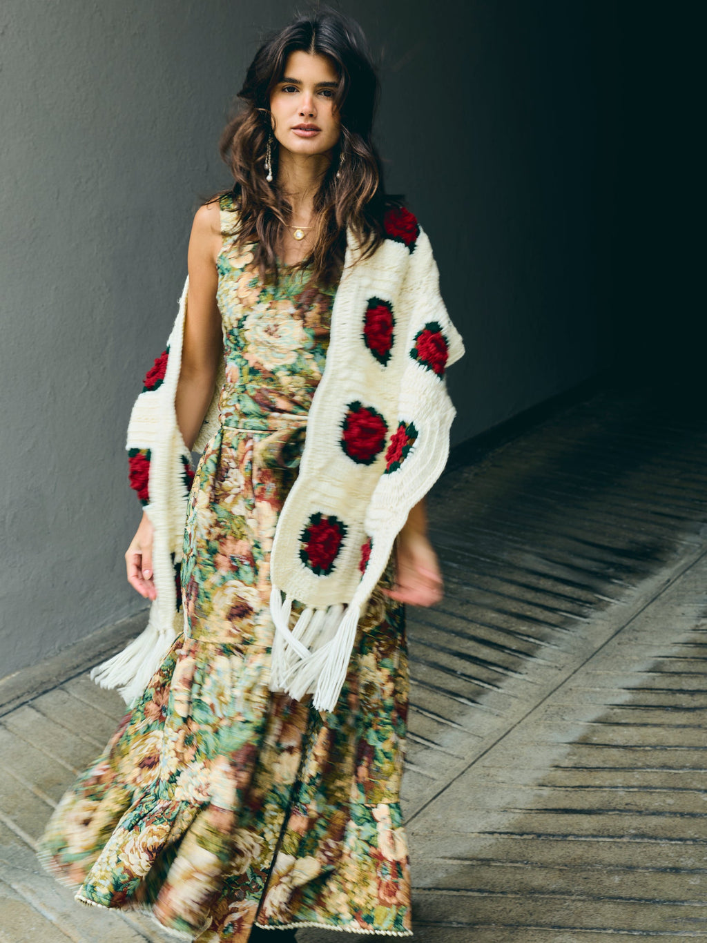 Round Top Rose Scarf